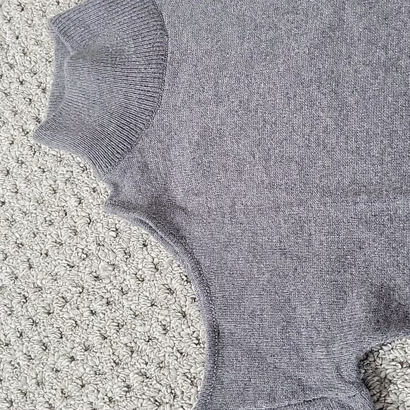 Halogen Shoulder cut out sweaters (2) - Picture 4 of 6